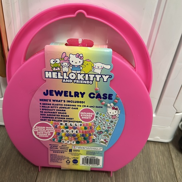 Hello Kitty Jewelry Making Kit + Pink Sparkle Case - Picture 2 of 4